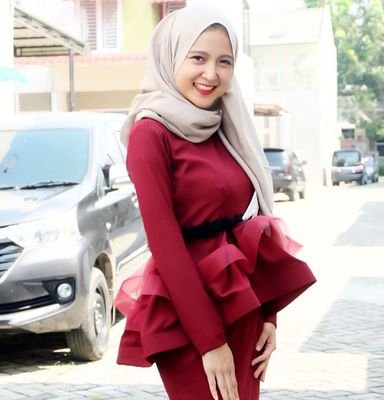 Alin15362606's profile picture. ...