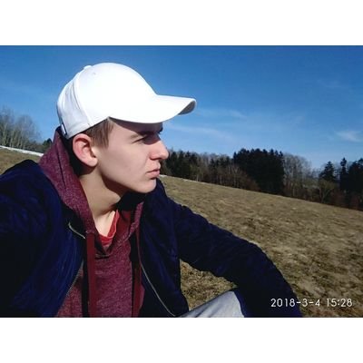 prcat247's profile picture. Vilda 🛴🦇