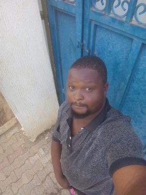 Kingsle63186411's profile picture. student