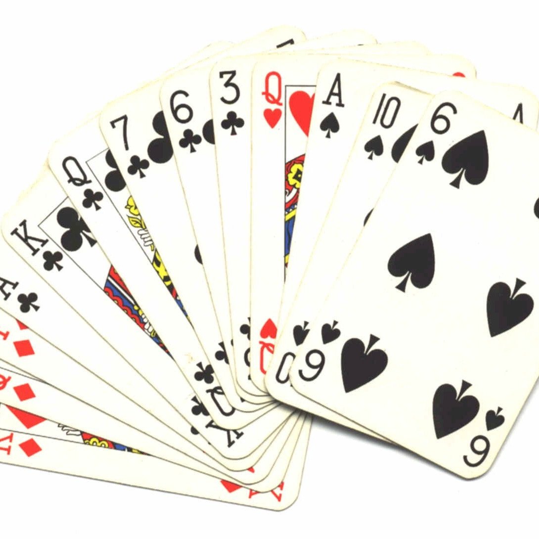 Comme par hasard le jeu de bridge. Le jeu de cartes que l'on regrette de ne pas avoir appris plus tôt.