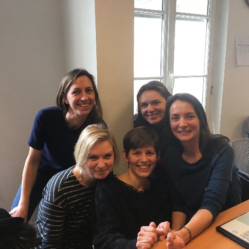 G11_ISFEC's profile picture. Bienvenue sur notre #twittcompte.
5 PES Isabelle, Juliette, Jennifer, Blandine et Virginie.
Notre Prof de Tice est Jean-Philippe Solanet-Moulin @jipsou