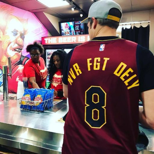 TimDewald's profile picture. Current SAHD | Co-Host of @BetterOffDadPod
Previous: @DixandEaton | @ClevelandFed | @MadMoneyonCNBC 

Opinions are wrong and about #beer and #Cleveland sports.