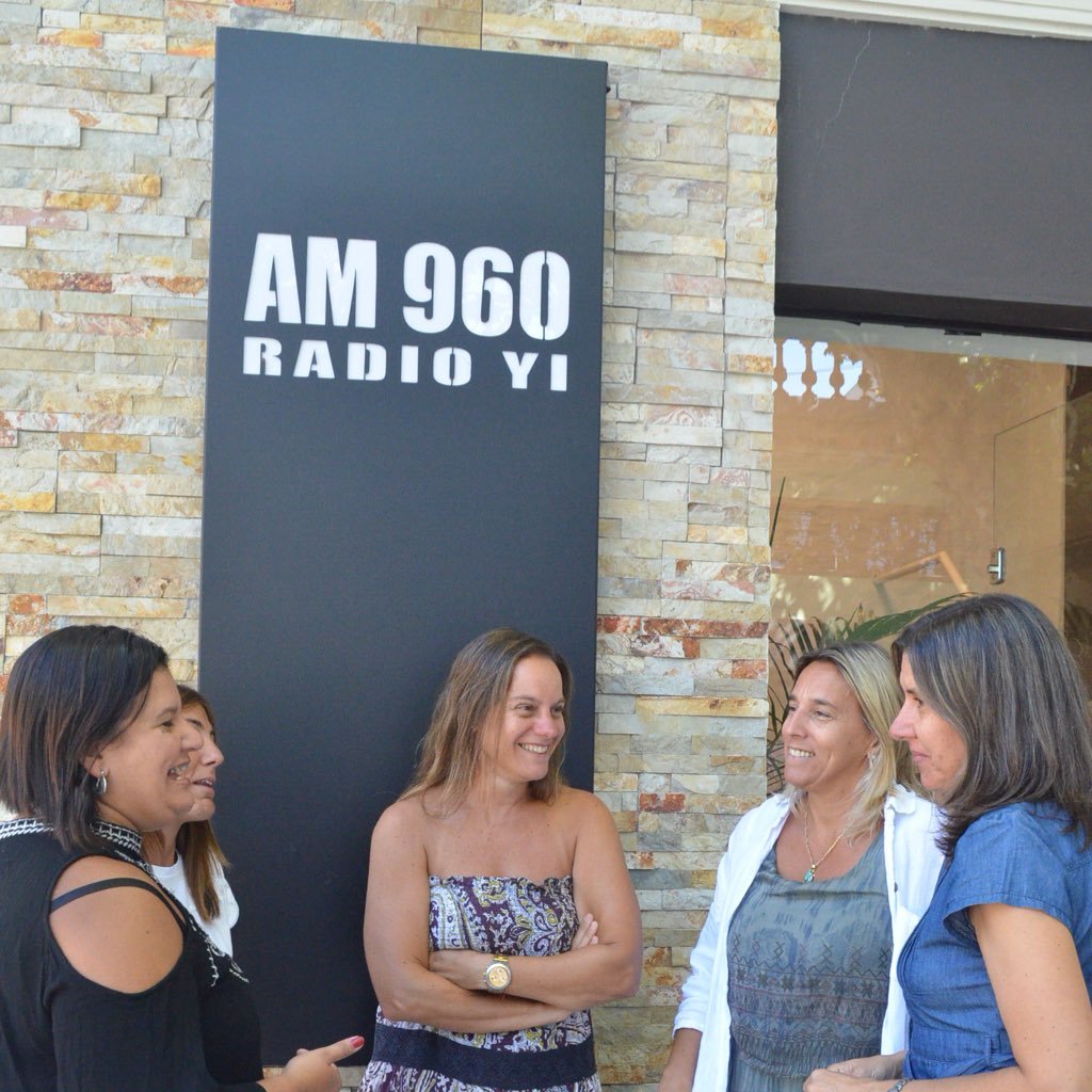 Programa de radio/ciudad de DURAZNO .Viernes de 9 a 12 X @radioyi960 Durazno . Conducen: Ale Corsini,@MacarenaFascio1,Vicky Long, Marcela Inciarte y @AnaliaAche