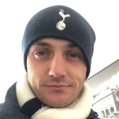 R_Foran's profile picture. shocase