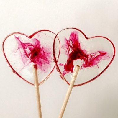 Artisan hand made edible flower and personalised lollipops. email@dottiegoespop@outlook.com to order