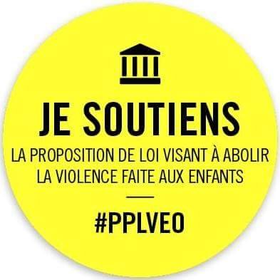 Petite fille, femme, épouse, #maman. Un chouille #geek, un brin #peaceandlove, et 100% #stopveo