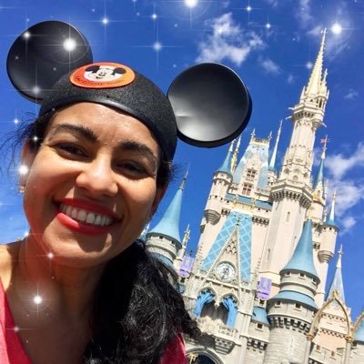 How to be a Disney Mom and love it!   Cómo ser una mamá Disney y disfrutarlo. #DisneyMom #mamáDisney #DisneyMomGuide #DisneySMMC #DisneyFamilia