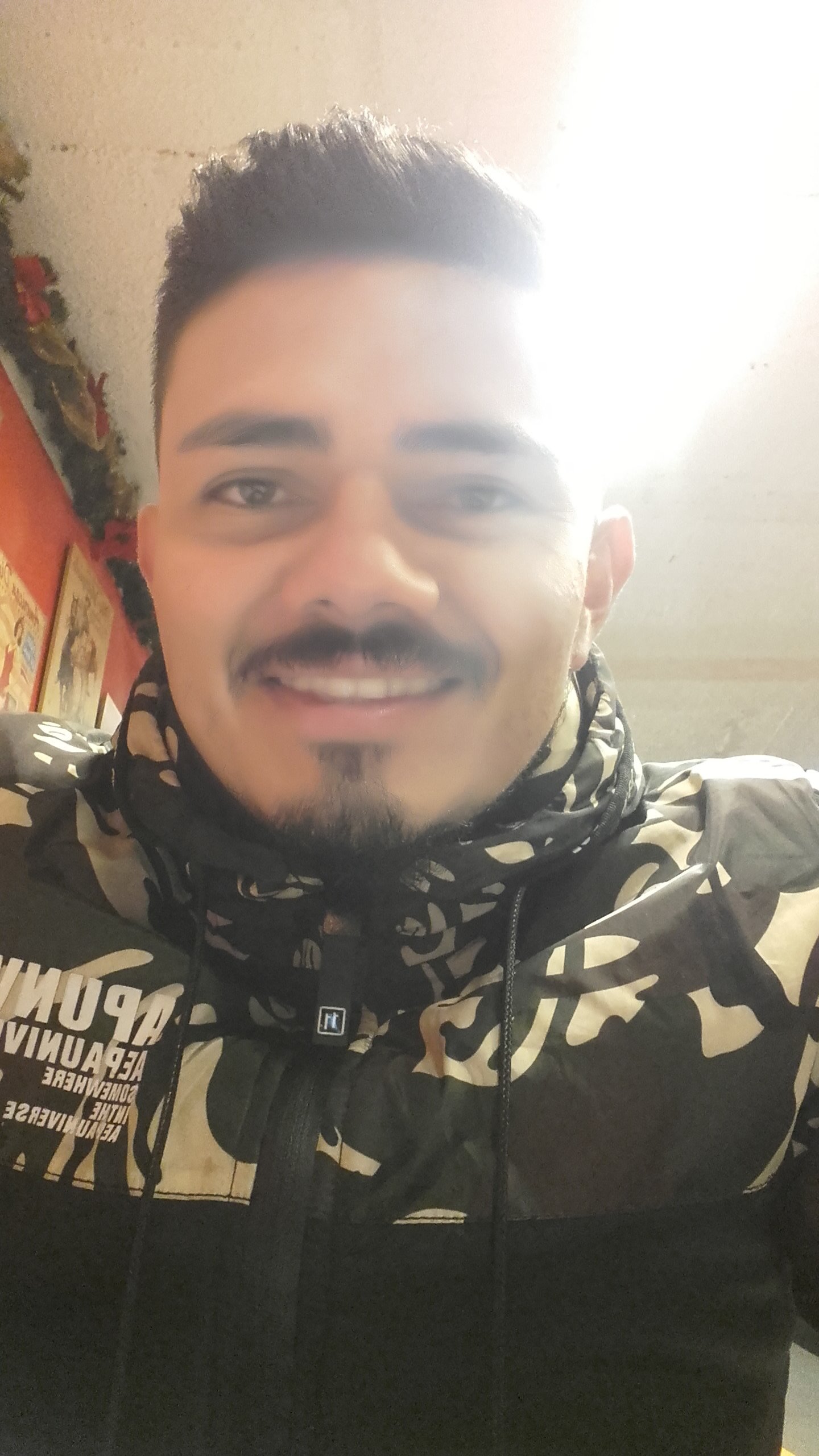 Henry_Bbt's profile picture. Sin importar que tan urbana sea nuestra vida, nuestros cuerpos viven de la agricultura.nosotros venimos de la Tierra y retornaremos a ella