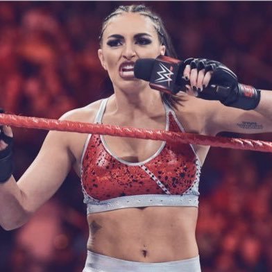 SheCanFight's profile picture. Put your hair up, and square up! 👭🏳️‍🌈