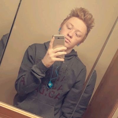 IanMcla48769674's profile picture. MADE IT THRWW THE RAIN😁🤦‍♂️