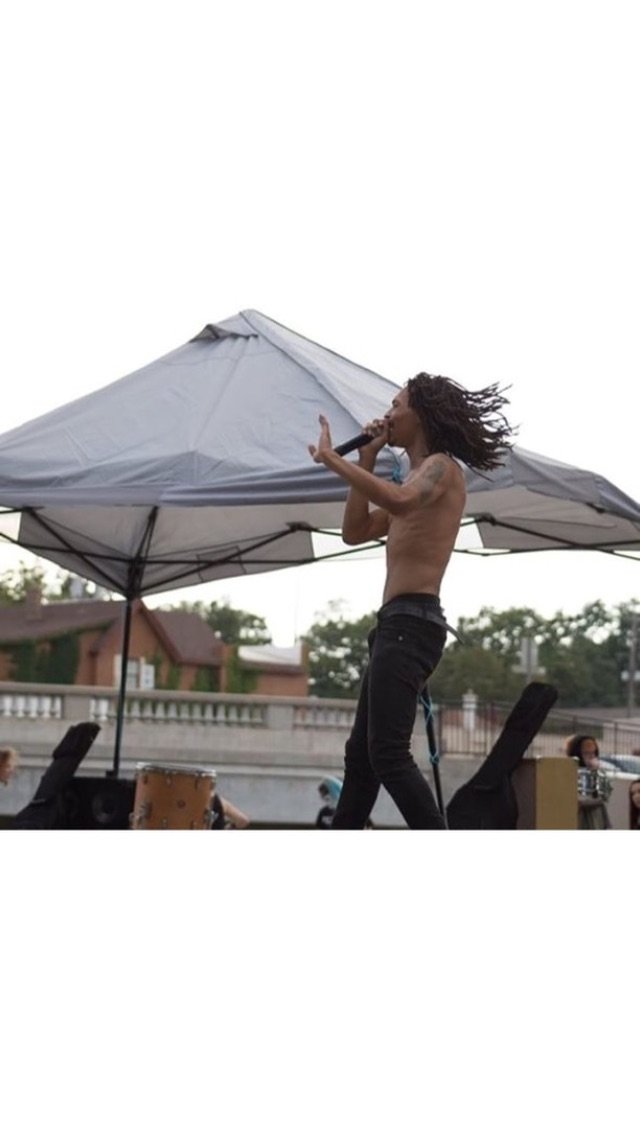 SevenIsiach's profile picture. I Am.