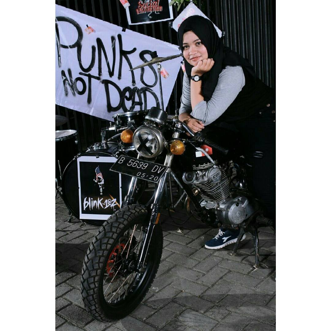 widyanti_adinda's profile picture. my IG : adindarzkt_


my I'd line: Adindarzkt_