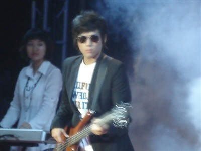 BassKim's profile picture. 29살 / 베이스기타 / 첼로 / 오락실드럼 /
음악 / 작곡 / 밴드 / 모토로이 /
서울예술대학 / Shepherd University /
한겨울에도 아이스 아메리카노 /
진지함과 똘끼를 반반씩 갖춘
유쾌한남자 입니다 /