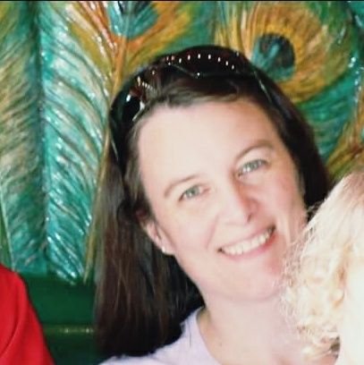 mom, wife, writer, traveler-in-waiting, minimalist-in-training