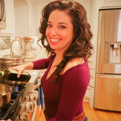 Emmy nominated host & producer of Cara's Cucina! Health Coach, Italian kid from Jersey, wife, fur-mamma, Rutgers grad, Giants fan. Welcome to the Cucina!