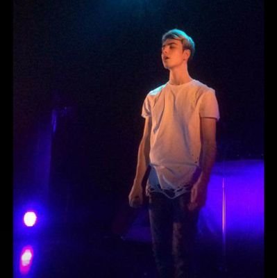 Compte Fans d @EvansBecker 🎶 #Evansyzers bienvenue ! Chanteur Francais 🇫🇷 #Talent #music #Pop #KPOP #RNB @EvansBecker 🎧🎤