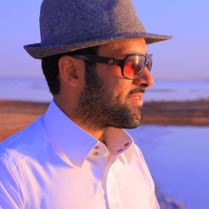 gaareeb's profile picture. غَرّاءُ فَرْعَاءُ مَصْقُولٌ عَوَارِضُهاتَمشِي الهُوَينا كما يَمشِي الوَجي الوَحِلُ
*الأعشى