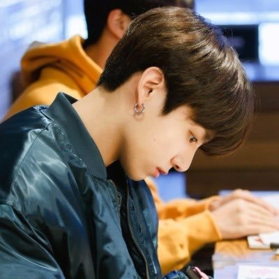 btssssicons's profile picture. olhem e se puderem/gostarem deem like por favor!! https://t.co/NvZNEtD0gz 💖