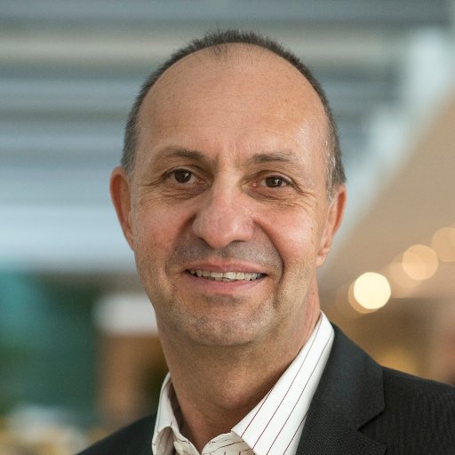 Engagiert für Transforming Organisations und Gesundes Führen, Mental-Coach, Hundefreund; liebe Reisen, Outdoor, Monty Python & alles, was Leben lebenswert macht