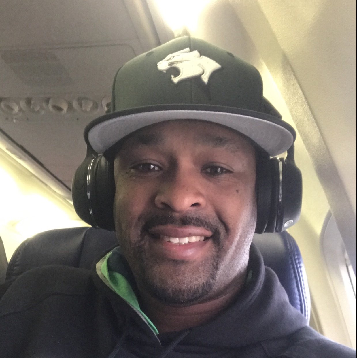 I tweet what ever i feel like! So follow/tweet watch with caution. I'm not a role model..... I'll always coach til the end!