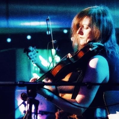 Fiddle. Viola. Fiddly viola.  Window gazer, Sonic Stravaiger. https://t.co/BANpQwsSVR https://t.co/TrmIe4nuhr