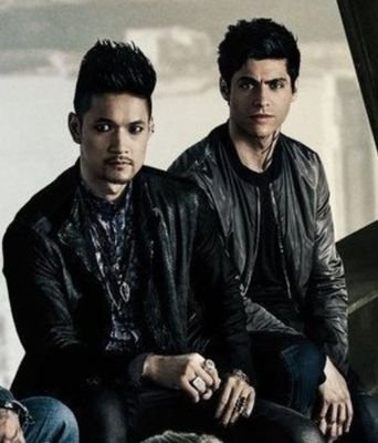 HayleyMayVince2's profile picture. love reading, love robron and love malec two of my favourite ships and I love the guys that play them 😍😍😍😍😍