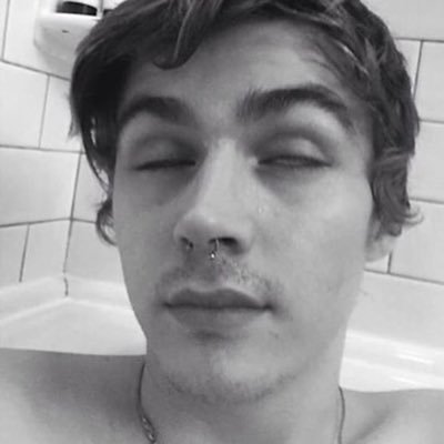 Cam_Sims_Wentz's profile picture. could you do me a favor and pipe the fuck down? bisexual and proud.