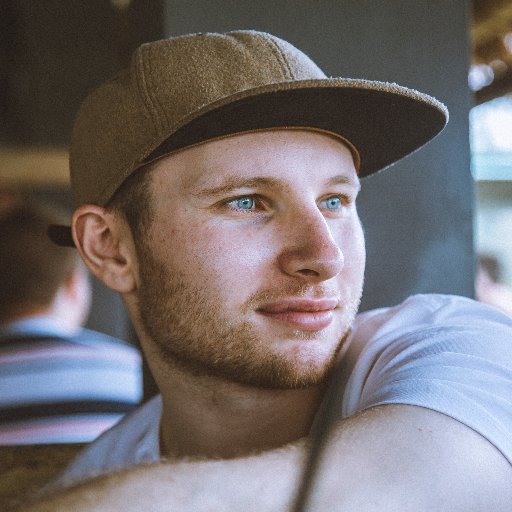 Tech Escalations @Buffer.
Talk to me about cheese, milkshakes, tacos, MUFC, animals and travelling :)