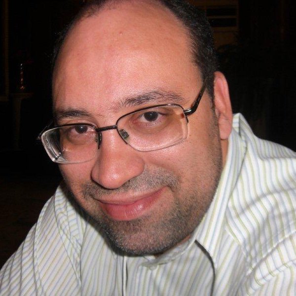 Sou pastor batista, esposo e pai, formado em Teologia e História.