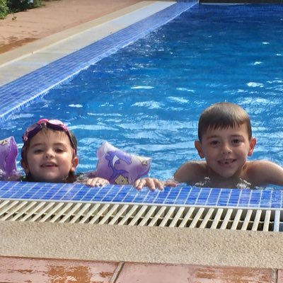 nicolabuxton23's profile picture. 