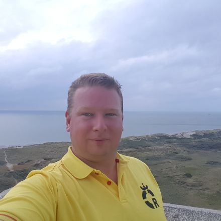 Senior Lifeguard, commandant strandwacht Rotterdamse RB op de Maasvlakte2. Twittert op persoonlijke titel.