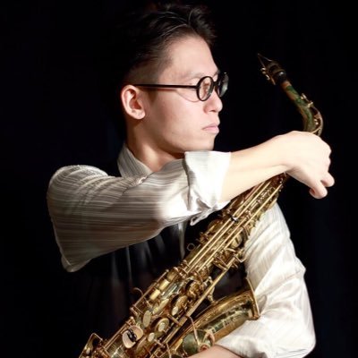 tsukimi_ryu's profile picture. 最近はダボスタのサークルセッションで好きな曲を弾いたり、知り合いのおっちゃんのバンド、バンブーオールスターズでサポートをしたりしているよ。