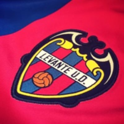 Vive con @CarlosAyats toda la pasión, las aventuras y desventuras del decano del fútbol valenciano: el Levante UD.