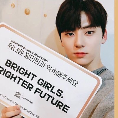 Snx0XWlBLgoOris's profile picture. 민현총공