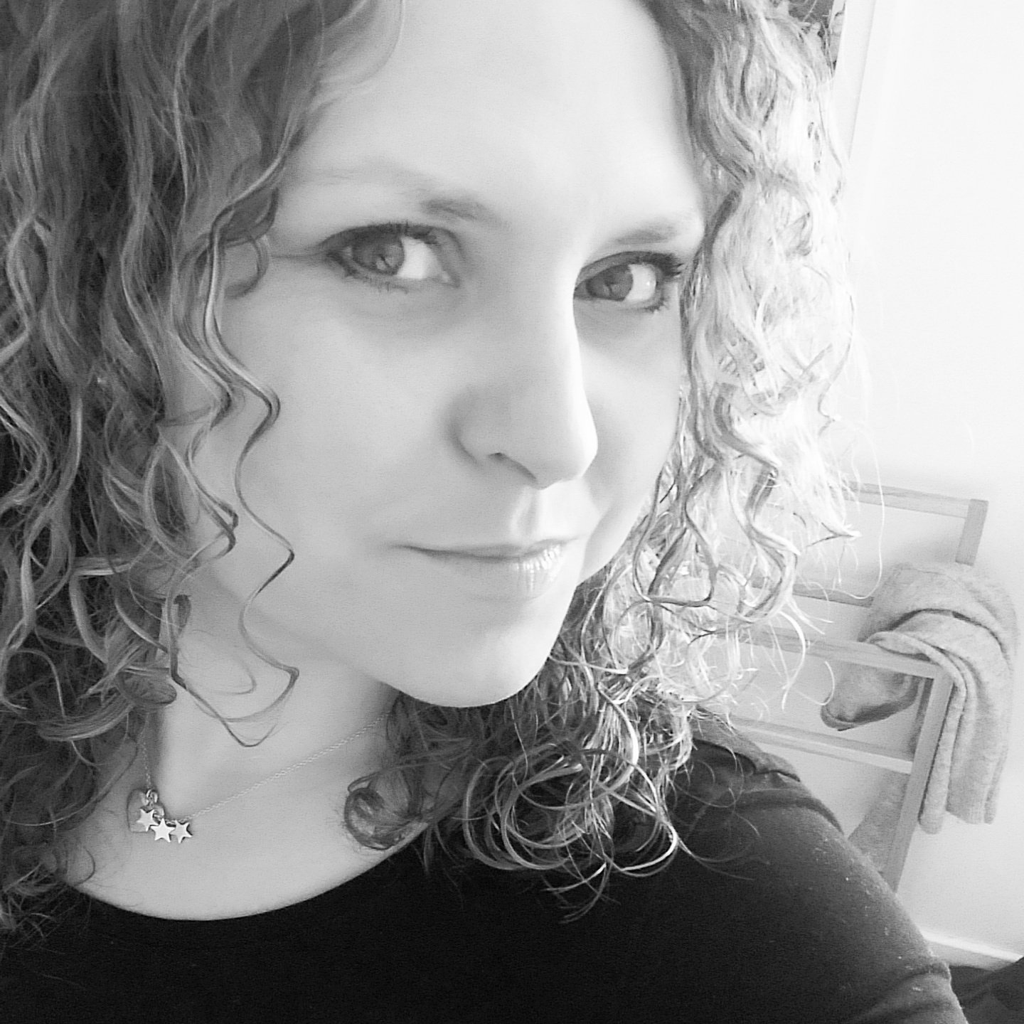 Ameliafewtrill's profile picture. Actor, Singer, Musician, Creator of Castle Small