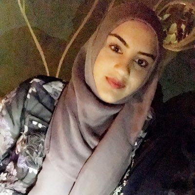 zenaibkhurshid's profile picture. 🤓