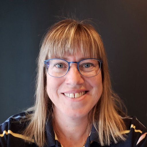 Biologist, nature lover and photographer trying to survive in this world. Now living on the Far South Coast of NSW Australia. Pronouns do not define you!