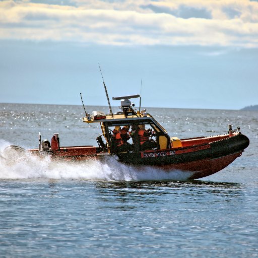 VICTORIA'S ONLY  24/7/365 FAST-RESPONSE MARINE RESCUE All volunteer. #Savinglivesonthewater Media Liaison Jackie Cowan @happysoul4life 250 885-7226