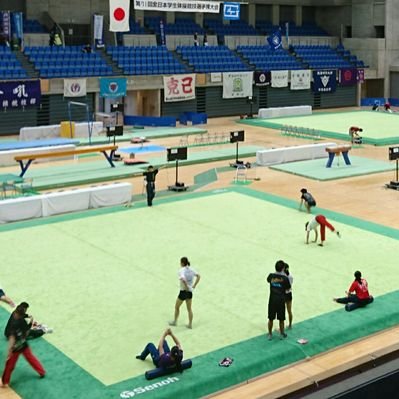 体操競技応援団 コメントありがとうございます バレエの美しさは見習うところが沢山あります ですが 力強さ 技を行わなければならない点でこのような違いが出るんだと思います 私もバレエの先生に なんで 体操人は 脚をそのまま後ろにあげるの 膝横 体操競技応援団 コメントありがとうございます バレエの美しさは見習うところが沢山あります ですが 力強さ 技を行わなければならない点でこのような違いが出るんだと思います 私もバレエの先生に なんで 体操人は 脚をそのまま後ろにあげるの 膝横