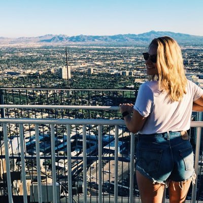 oliviacampbell_'s profile picture. just trying to figure out this whole being an adult thing