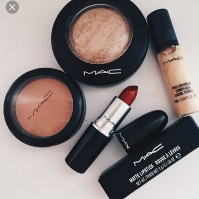 Make up tips for all... any enquiries please DM ❤️🎀💋 st Austell based
