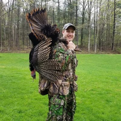 Former Duquesne Duke from Clearfield, PA. Student of Physical Therapy. President and 2x champion of The #CuttypipeOlympics. Certified turkey killer.