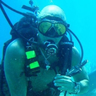 Naturalist, Filmmaker, Diving instructor. EMMY winner. Nationalist. Conservative.🇺🇸#2A . NO Socialism. 👌Capitalist. #MAGA. 🇺🇸