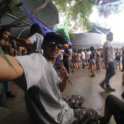 pau no seu cu e dinheiro no meu bolso 🍺😋