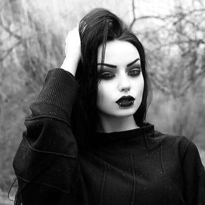 ⦗❤︎⦘ “and мoѕт тιмeѕ мy leғт ғooт waѕ a paperweιgнт clιngιng тo нell.” | evil twin: @Bxd__Gxrl_ | 🖤; ?