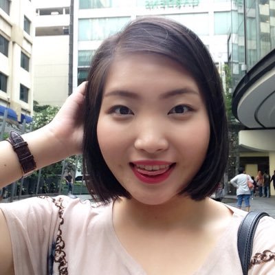 hwang_celine's profile picture. Live every moment, 포기하지 않은 그 끝에 다다를 수 있다면. 모난 돌이 바다로 가려면 모난 곳이 다 닳아서 둥글어져야 한다네, 누군가의 흉어물이 보인다면 아직 바다는 멀었다는 뜻이래.