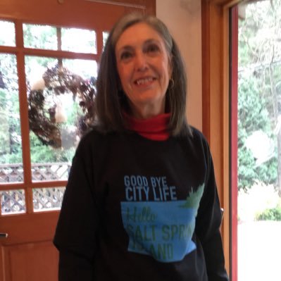Country living lover; working HR professional; mom & wife; animal lover; gardener. Tweets and opinions are my own.