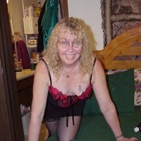 Brenda Lewis (@kinkymum) Twitter profile photo