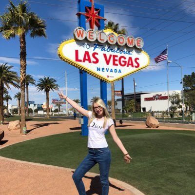 leannewoods13's profile picture. Stay positive and just love life to the max ❤️