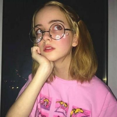 BlackFlowersxo's profile picture. ¡!buscando la chispa de la adolescencia⁏